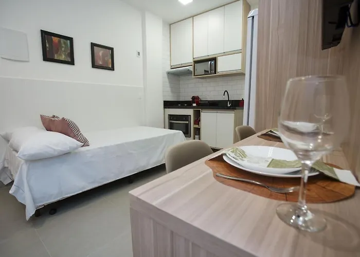 Pineapples NSC1109 - Aconchegante estúdio Pet-Friendly em Copacabana